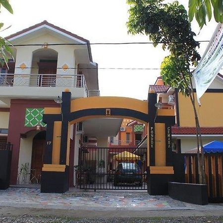 Hôtel Pondok Cemara à Medan Extérieur photo