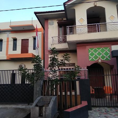 Hôtel Pondok Cemara à Medan Extérieur photo