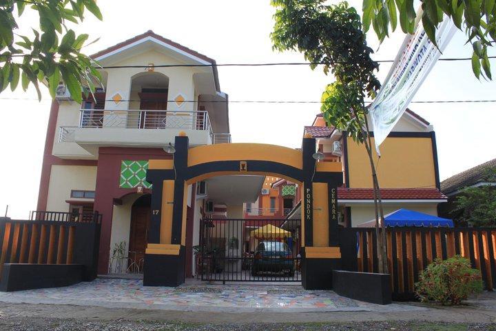Hôtel Pondok Cemara à Medan Extérieur photo