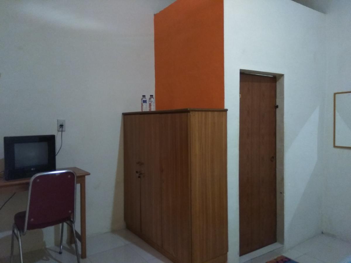 Hôtel Pondok Cemara à Medan Extérieur photo