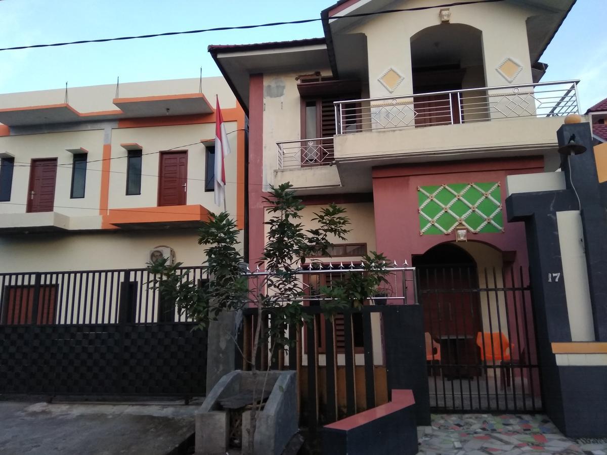 Hôtel Pondok Cemara à Medan Extérieur photo