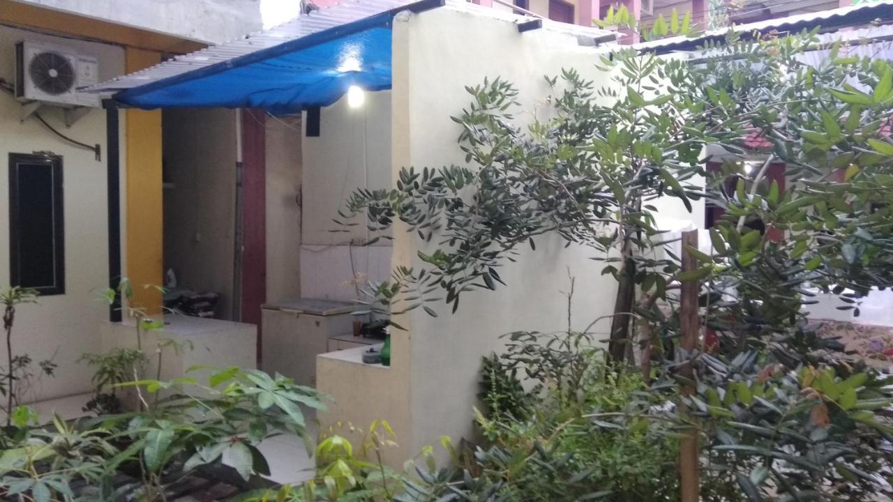 Hôtel Pondok Cemara à Medan Extérieur photo